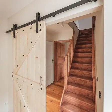 アパート Duzy Duszniki-zdroj ドゥシュニキ・ズドルイ