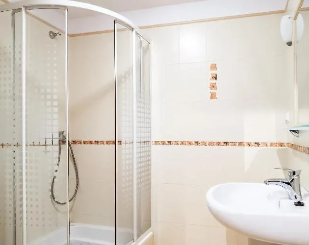 Duzy Duszniki-zdroj דוז'ניקי ז'דרוז'